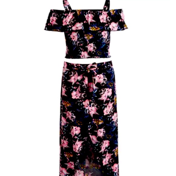 Ruffled Top & Maxi Skirt Set  size Medium - Picture 1 of 7